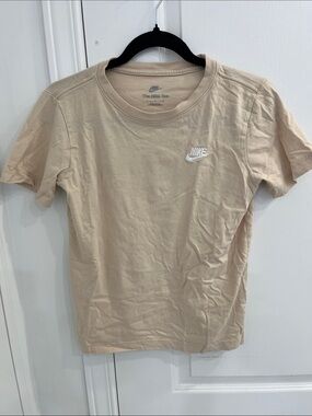 Nike Boys rTan Crewneck Short Sleeve Tee with White Logo